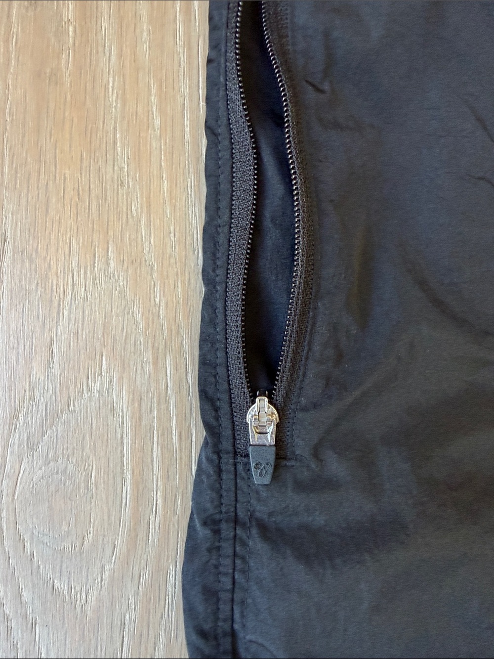 Aritzia Women's Black Track Pants with Elastic Waist - Picture 5 of 8